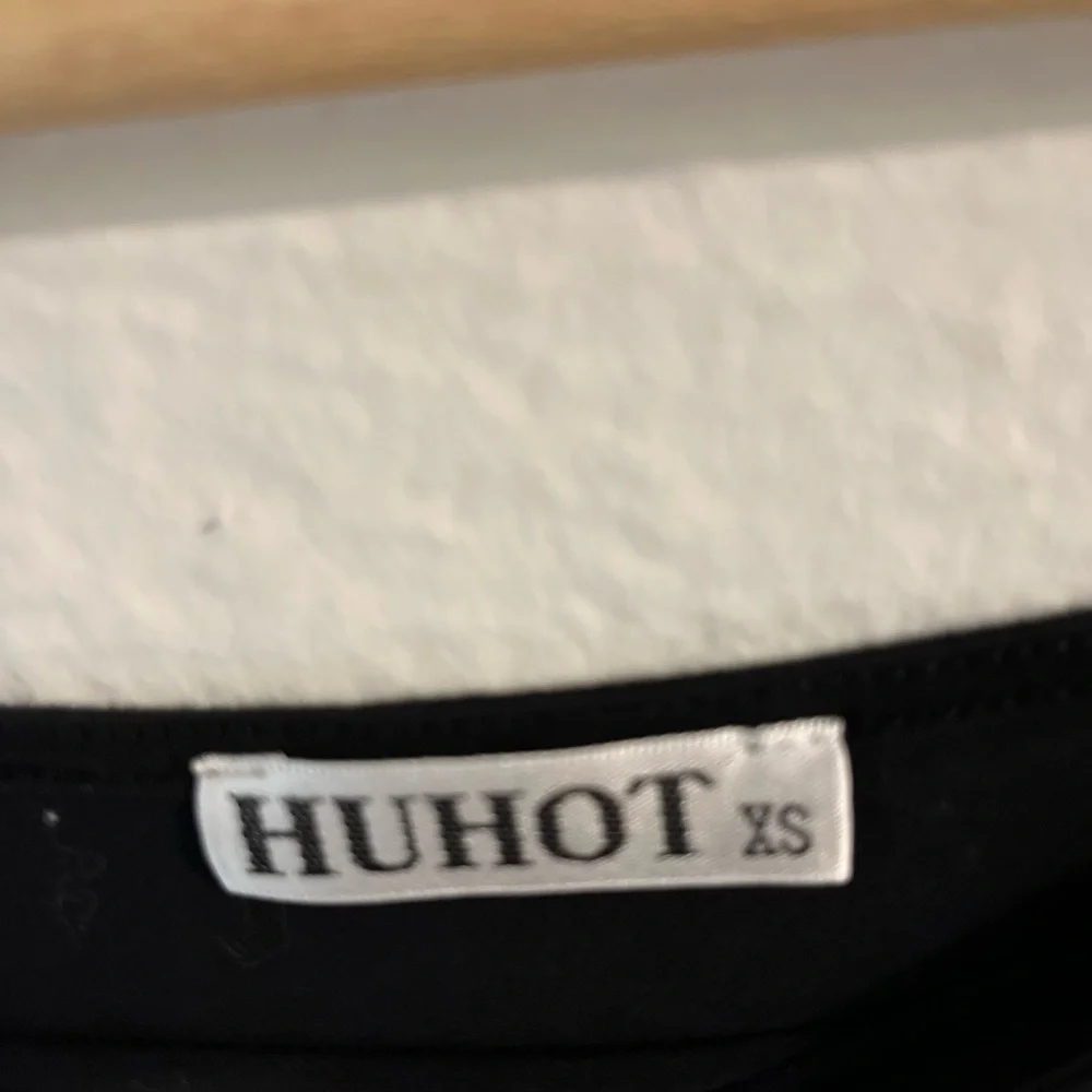 Elegant Black Off-Shoulder Cropped Women's Top XS Super Soft Modal - Picture 7 of 8